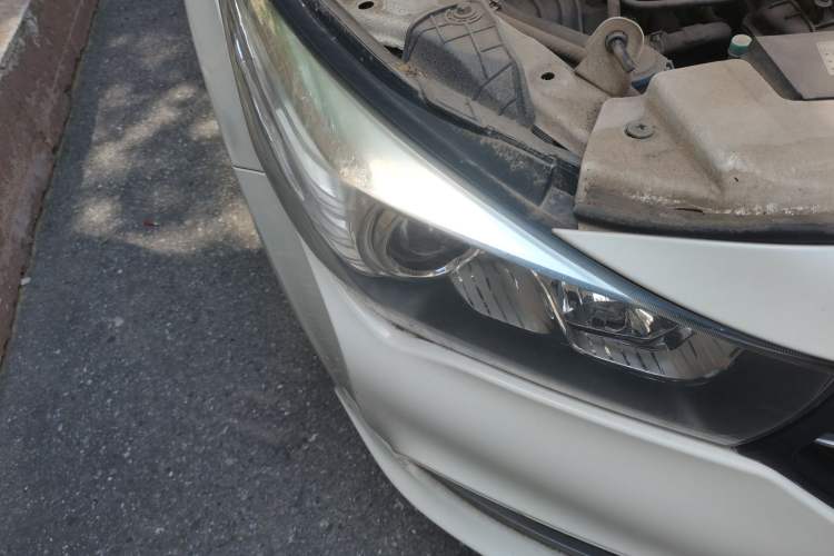 Used GAC Trumpchi GA3S Vision 2016 200T Manual Elite Edition Right Front Headlight
