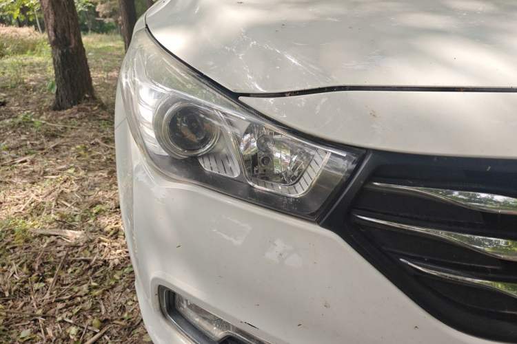 Used GAC Trumpchi GA3S Vision 2016 200T Manual Elite Edition Right Front Headlight
