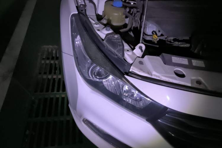 Used GAC Trumpchi GA3S Vision 2016 200T Manual Elite Edition Right Front Headlight