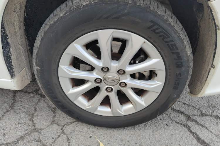 Used GAC Trumpchi GA3S Vision 2016 200T Manual Elite Edition Right Front Wheel Hub