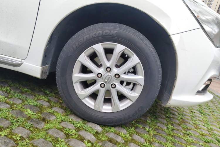 Used GAC Trumpchi GA3S Vision 2016 200T Manual Elite Edition Right Front Wheel Hub