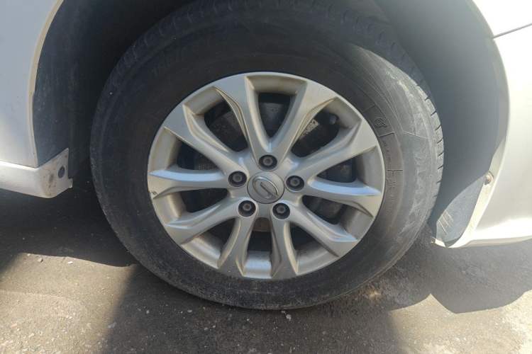 Used GAC Trumpchi GA3S Vision 2016 200T Manual Elite Edition Right Front Wheel Hub