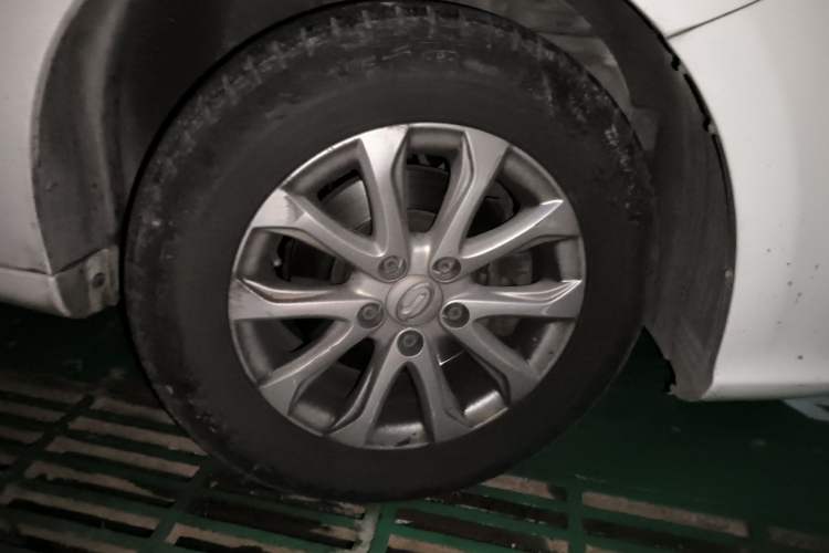 Used GAC Trumpchi GA3S Vision 2016 200T Manual Elite Edition Right Front Wheel Hub