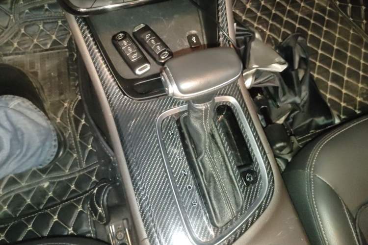 Used GAC Trumpchi GA4 2018 200T Automatic Luxury Edition Gear Lever