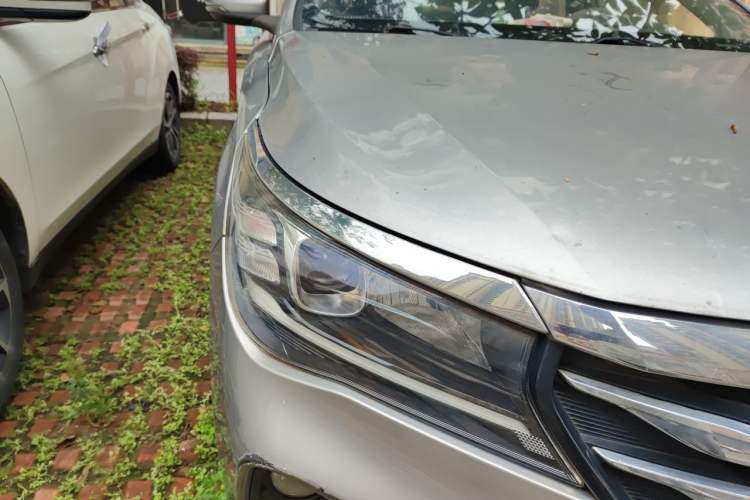 Used GAC Trumpchi GA4 2018 150N Automatic Luxury Edition Right Front Headlight