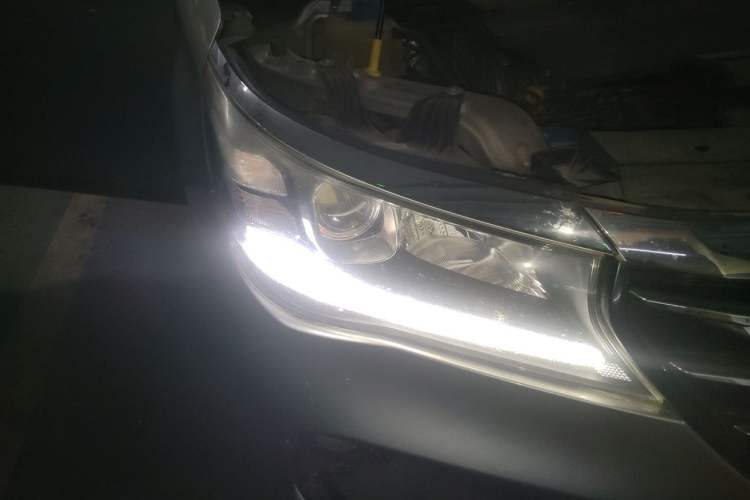 Used GAC Trumpchi GA4 2018 200T Automatic Luxury Edition Right Front Headlight