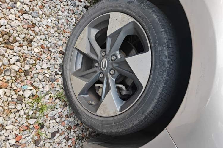 Used GAC Trumpchi GA4 2018 200T Automatic Luxury Edition Right Front Wheel Hub