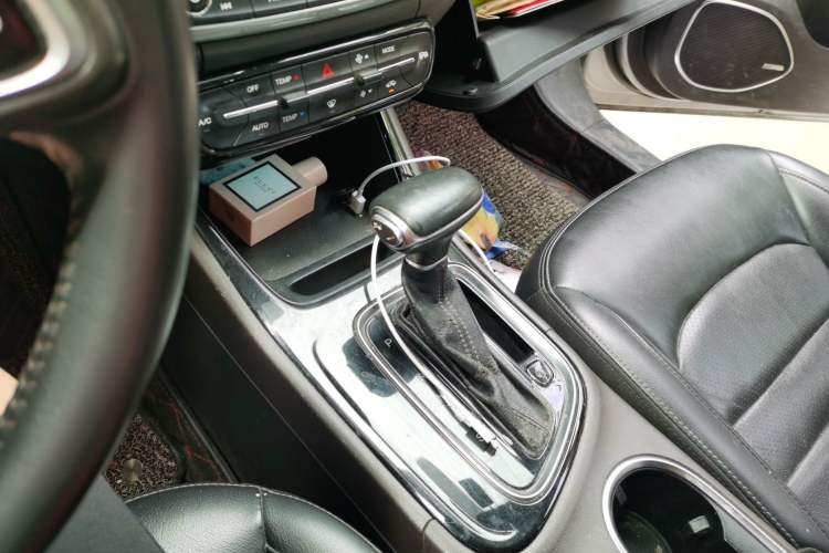 Used GAC Trumpchi GA4 2018 200T Automatic Luxury Edition Gear Lever