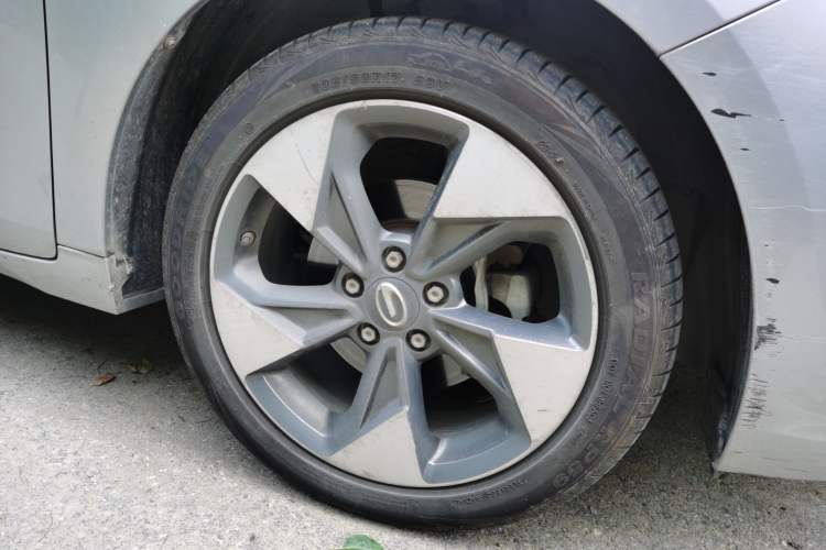 Used GAC Trumpchi GA4 2018 200T Automatic Luxury Edition Right Front Wheel Hub
