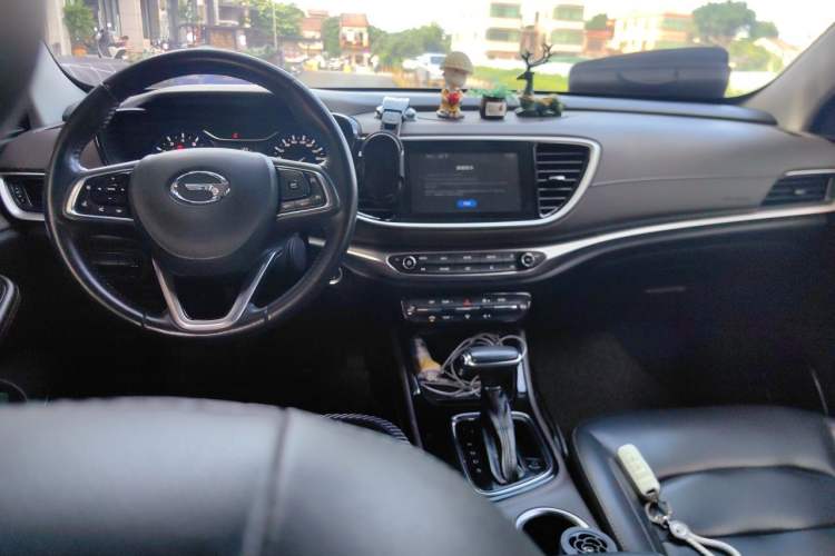 Used GAC Trumpchi GA4 2018 200T Automatic Luxury Edition Center Console