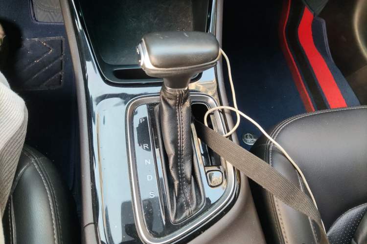 Used GAC Trumpchi GA4 2018 200T Automatic Luxury Edition Gear Lever