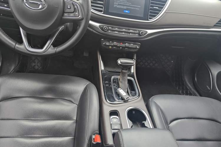 Used GAC Trumpchi GA4 2018 200T Automatic Luxury Edition Gear Lever