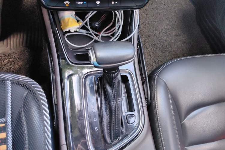 Used GAC Trumpchi GA4 2018 200T Automatic Luxury Edition Gear Lever