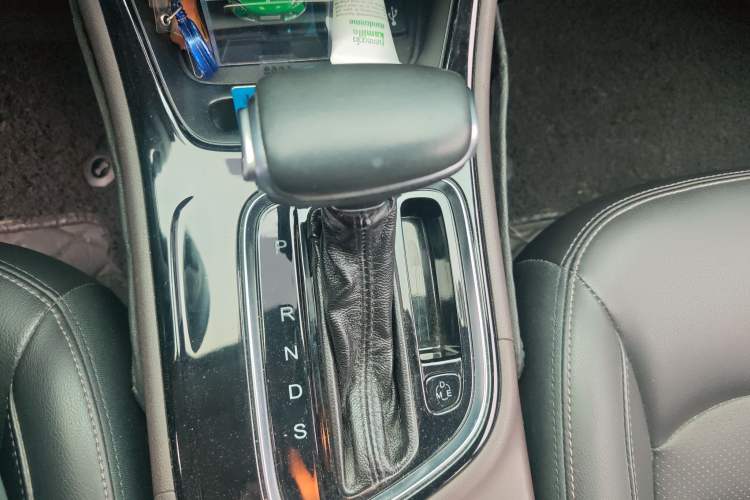 Used GAC Trumpchi GA4 2018 200T Automatic Luxury Edition Gear Lever