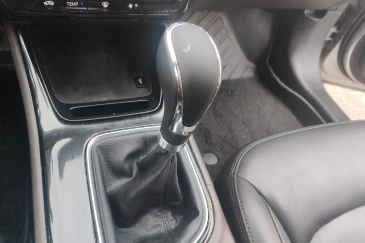 Used GAC Trumpchi GA4 2018 200T Manual Luxury Edition Gear Lever