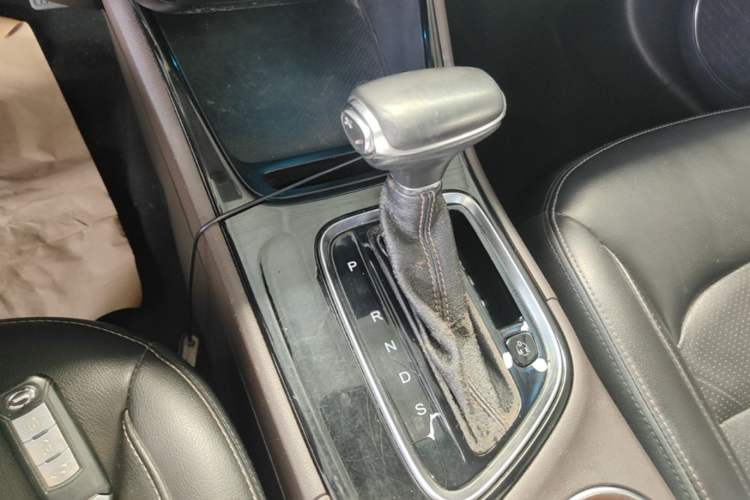 Used GAC Trumpchi GA4 2018 200T Automatic Luxury Edition Gear Lever