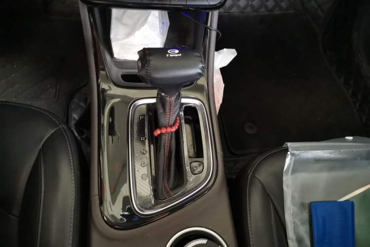 Used GAC Trumpchi GA4 2018 200T Automatic Luxury Edition Gear Lever