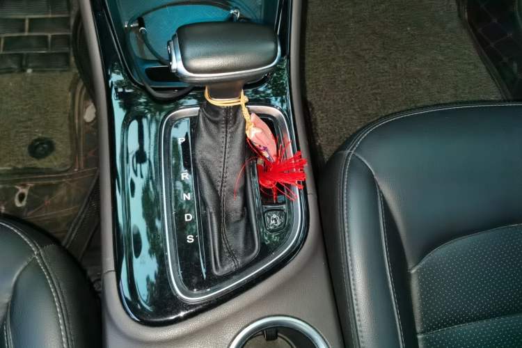 Used GAC Trumpchi GA4 2018 200T Automatic Luxury Edition Gear Lever