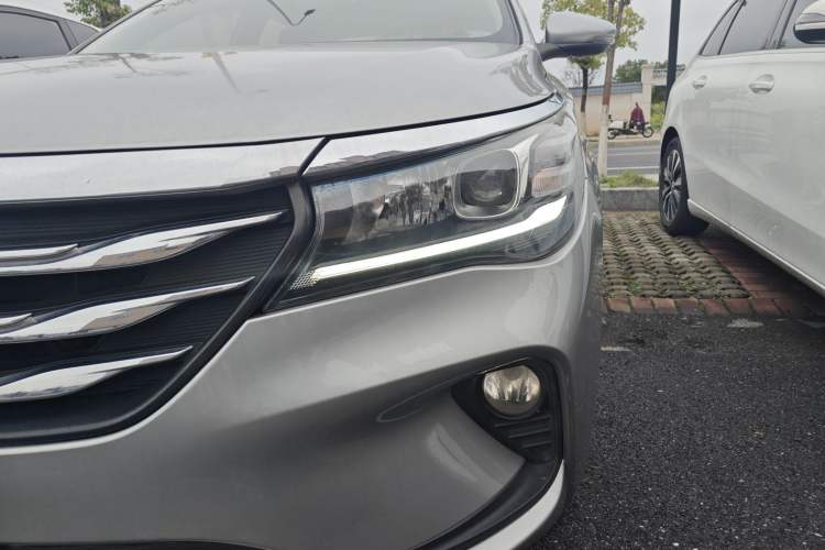 Used GAC Trumpchi GA4 2018 200T Automatic Luxury Edition Left Front Headlight