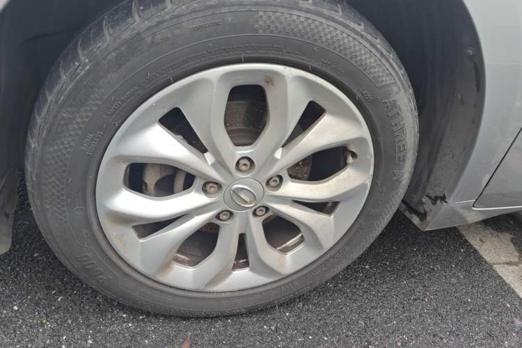 Used GAC Trumpchi GA4 2018 200T Automatic Luxury Edition Left Front Wheel Hub