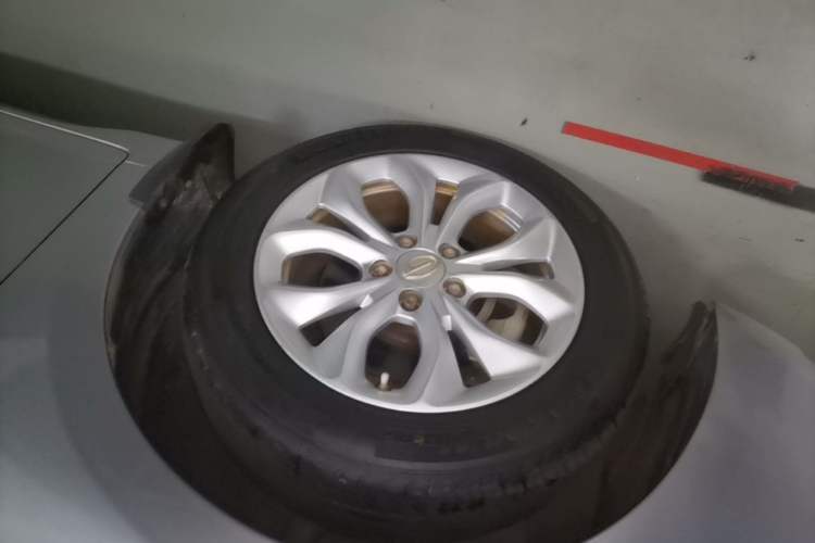 Used GAC Trumpchi GA4 2018 200T Manual Luxury Edition Left Front Wheel Hub