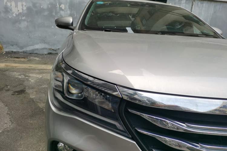 Used GAC Trumpchi GA4 2018 200T Automatic Luxury Edition Right Front Headlight