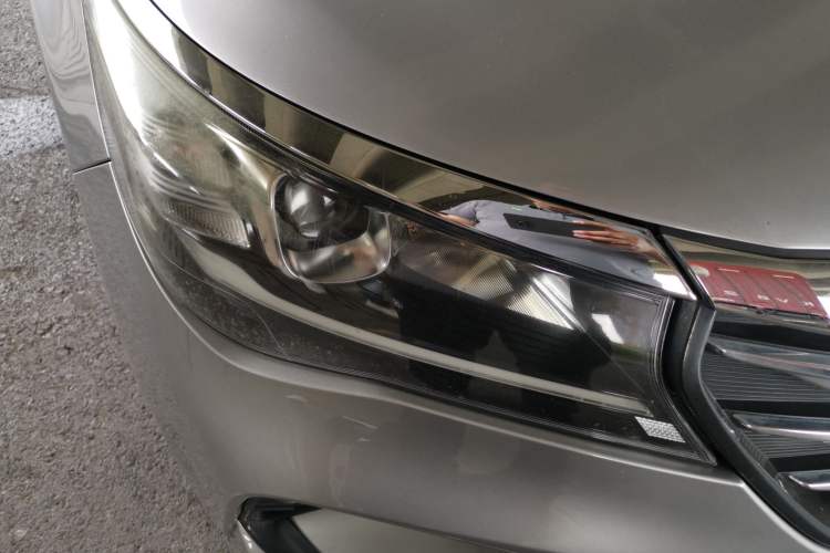 Used GAC Trumpchi GA4 2018 200T Automatic Luxury Edition Right Front Headlight