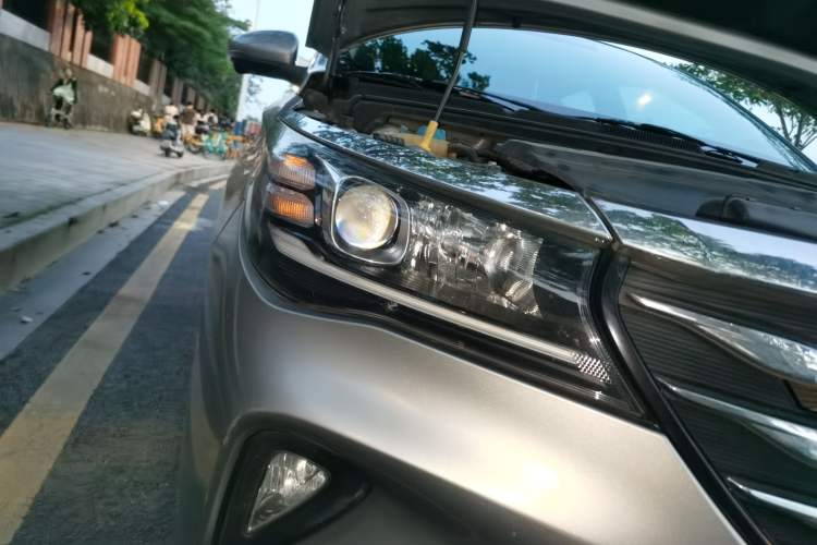 Used GAC Trumpchi GA4 2018 200T Automatic Luxury Edition Right Front Headlight