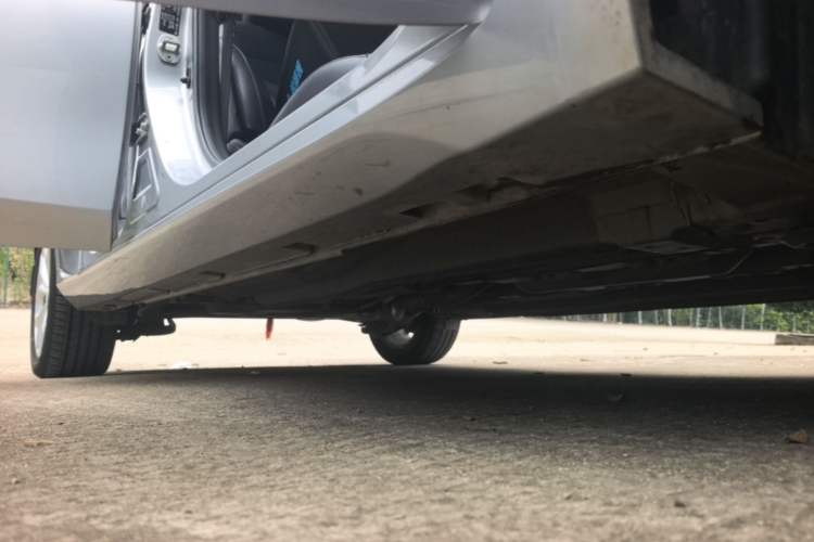 Used GAC Trumpchi GA4 2018 150N Manual Luxury Edition Right Side Sill