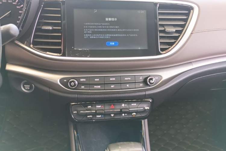 Used GAC Trumpchi GA4 2018 200T Automatic Luxury Edition Audio And AC Panel