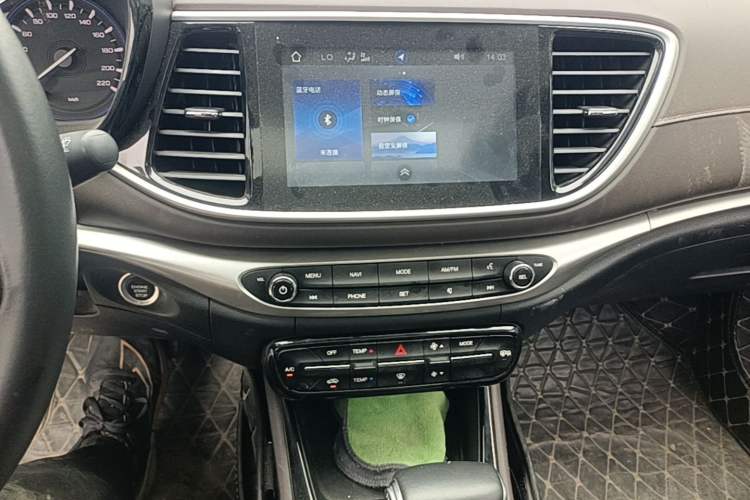 Used GAC Trumpchi GA4 2018 200T Automatic Luxury Edition Audio And AC Panel