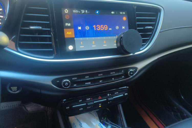 Used GAC Trumpchi GA4 2018 200T Automatic Luxury Edition Audio And AC Panel
