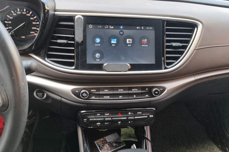 Used GAC Trumpchi GA4 2018 200T Automatic Luxury Edition Audio And AC Panel