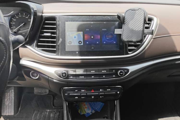Used GAC Trumpchi GA4 2018 150N Automatic Luxury Edition Audio And AC Panel