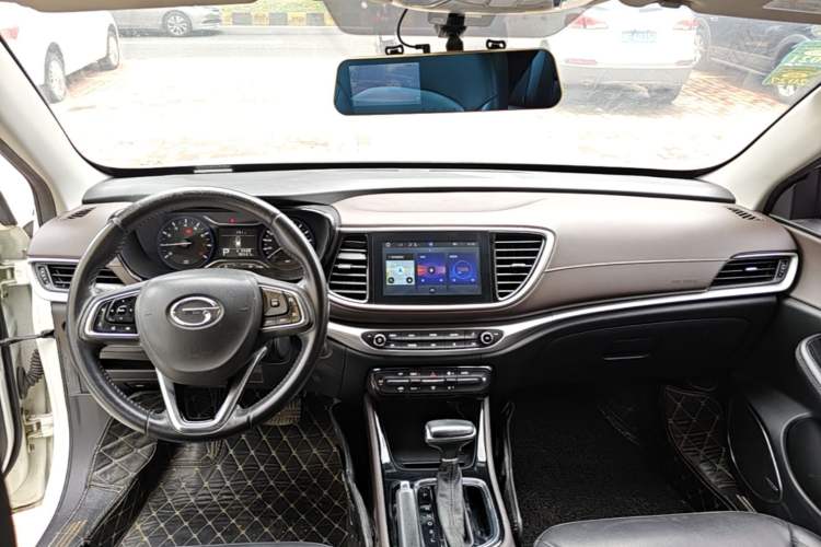 Used GAC Trumpchi GA4 2018 150N Automatic Luxury Edition Center Console