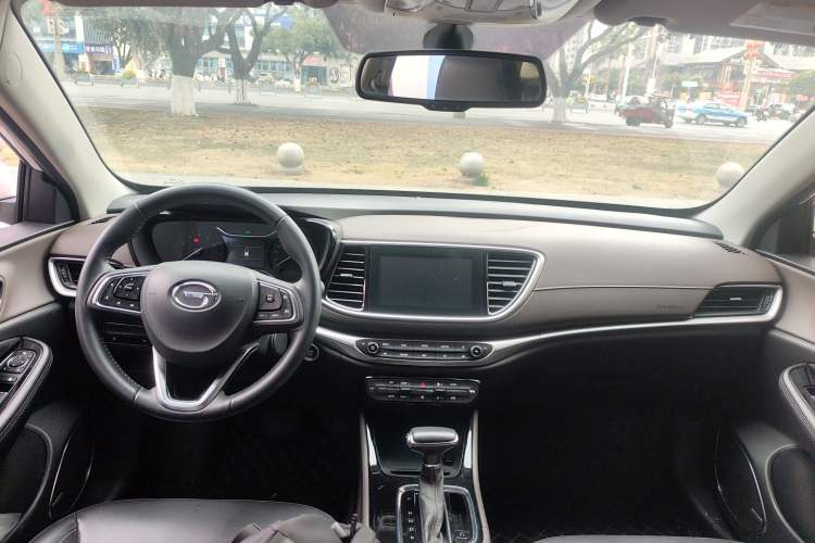 Used GAC Trumpchi GA4 2018 200T Automatic Luxury Edition Center Console