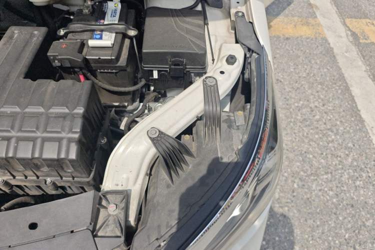 Used GAC Trumpchi GA4 2018 150N Automatic Luxury Edition Engine Bay Left
