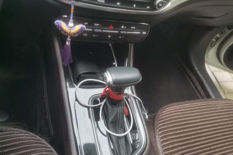 Used GAC Trumpchi GA4 2018 200T Automatic Luxury Edition Gear Lever