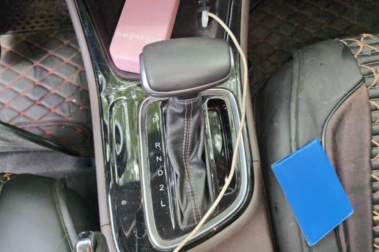 Used GAC Trumpchi GA4 2018 150N Automatic Luxury Edition Gear Lever