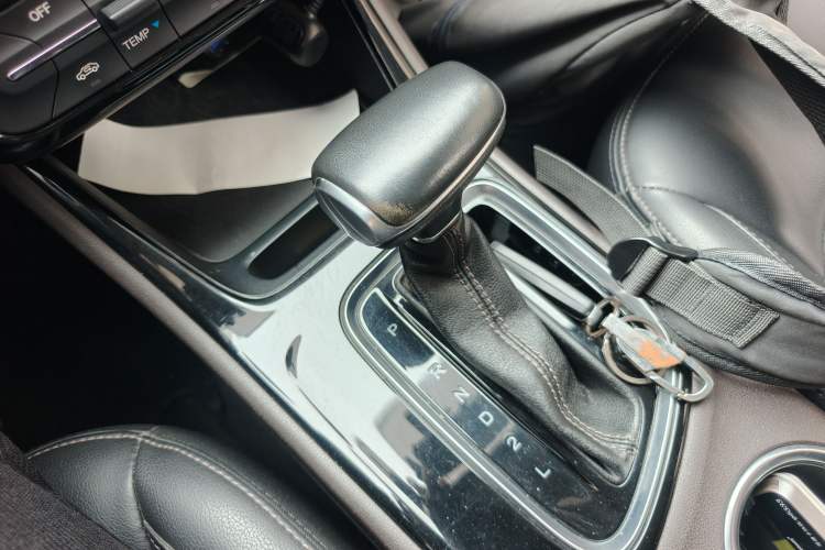 Used GAC Trumpchi GA4 2018 150N Automatic Luxury Edition Gear Lever
