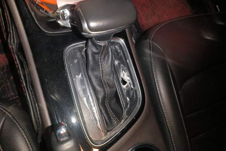 Used GAC Trumpchi GA4 2018 150N Automatic Luxury Edition Gear Lever