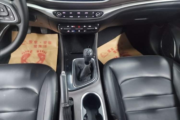 Used GAC Trumpchi GA4 2018 200T Manual Luxury Edition Gear Lever