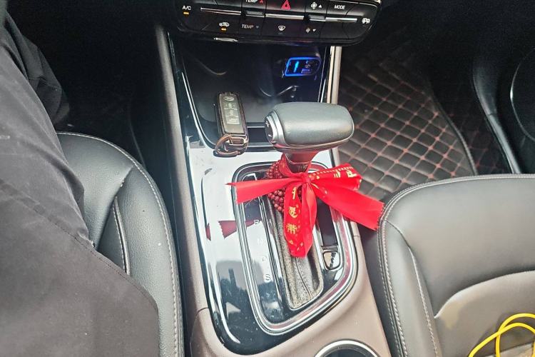 Used GAC Trumpchi GA4 2018 200T Automatic Luxury Edition Gear Lever