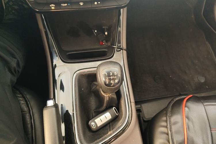 Used GAC Trumpchi GA4 2018 150N Manual Luxury Edition Gear Lever