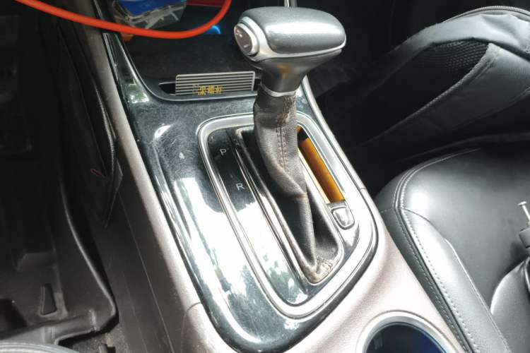 Used GAC Trumpchi GA4 2018 200T Automatic Luxury Edition Gear Lever