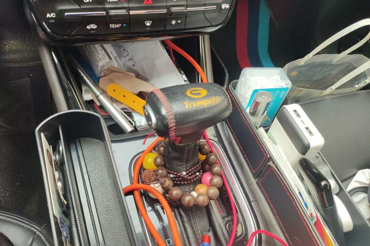 Used GAC Trumpchi GA4 2018 200T Automatic Luxury Edition Gear Lever