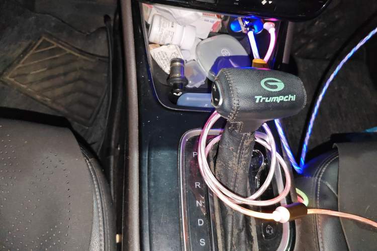 Used GAC Trumpchi GA4 2018 200T Automatic Luxury Edition Gear Lever