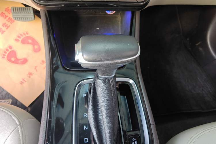 Used GAC Trumpchi GA4 2018 200T Automatic Luxury Edition Gear Lever