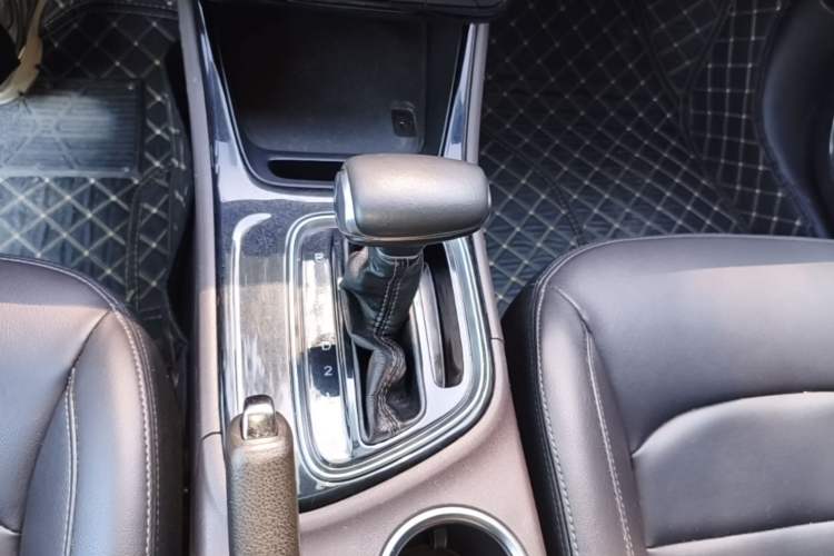 Used GAC Trumpchi GA4 2018 150N Automatic Luxury Edition Gear Lever