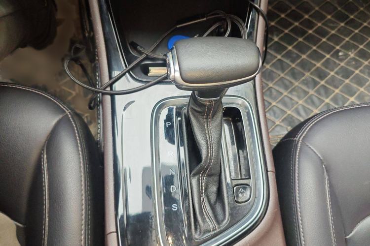 Used GAC Trumpchi GA4 2018 200T Automatic Luxury Edition Gear Lever